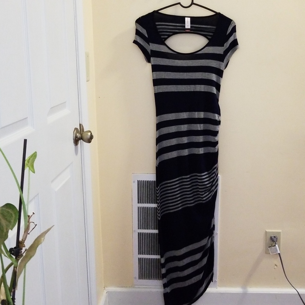 NWOT | Striped maxi dress